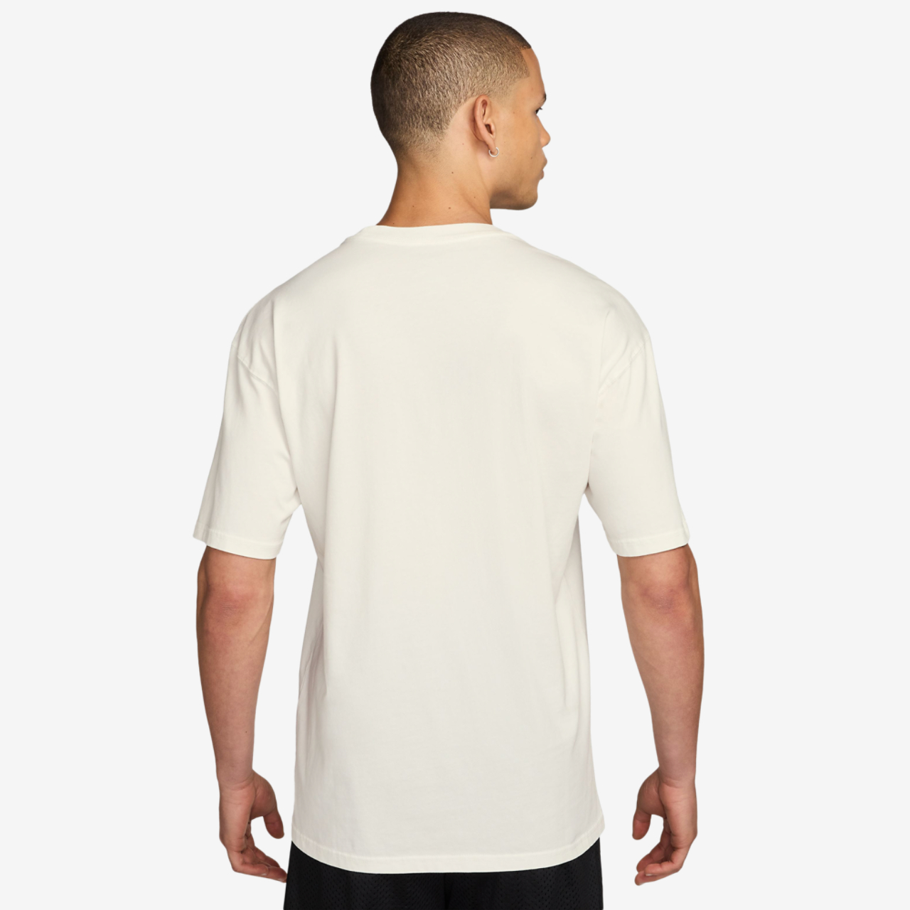 Nike Loose OC EE-X Heart T-Shirt Image 2 of 3. Tap to open photo gallery.