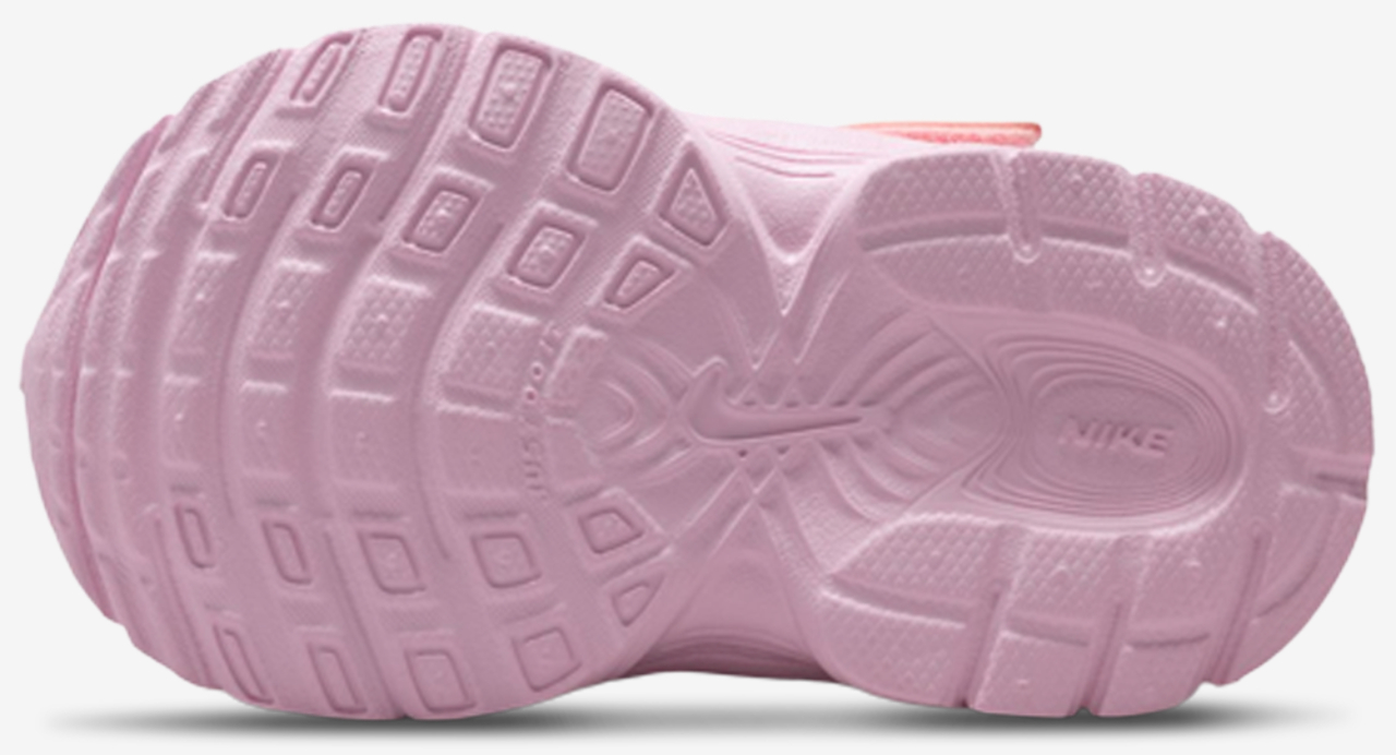 Nike V5 Runner Image 5 of 5. Tap to open photo gallery.