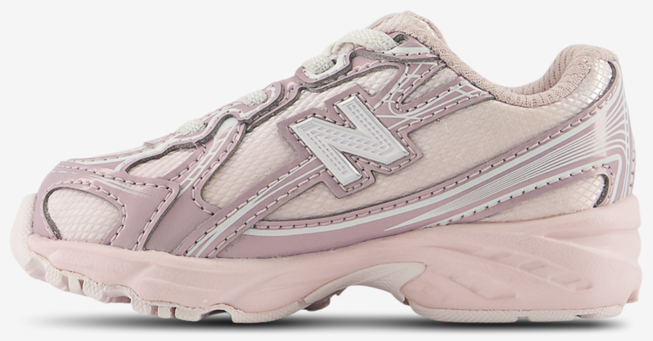 New Balance 740 Image 2 of 4. Tap to open photo gallery.