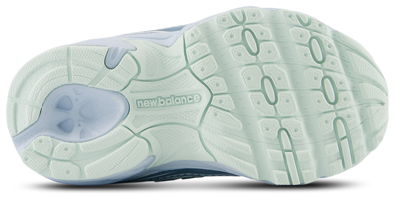 New Balance 740 Image 4 of 4. Tap to open photo gallery.