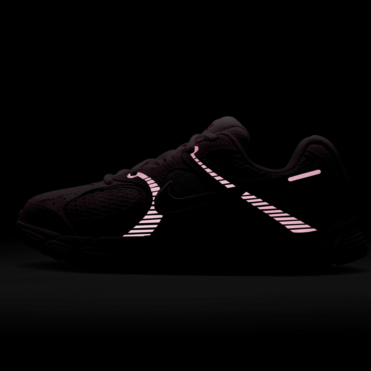 Nike V5 RNR Image 6 of 6. Tap to open photo gallery.