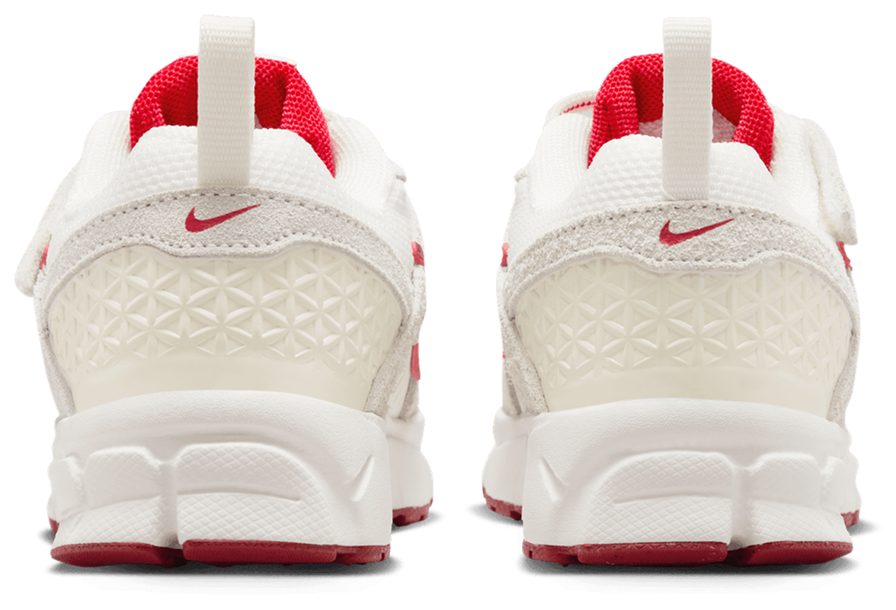 Nike Vomero 5 SE Image 3 of 8. Tap to open photo gallery.