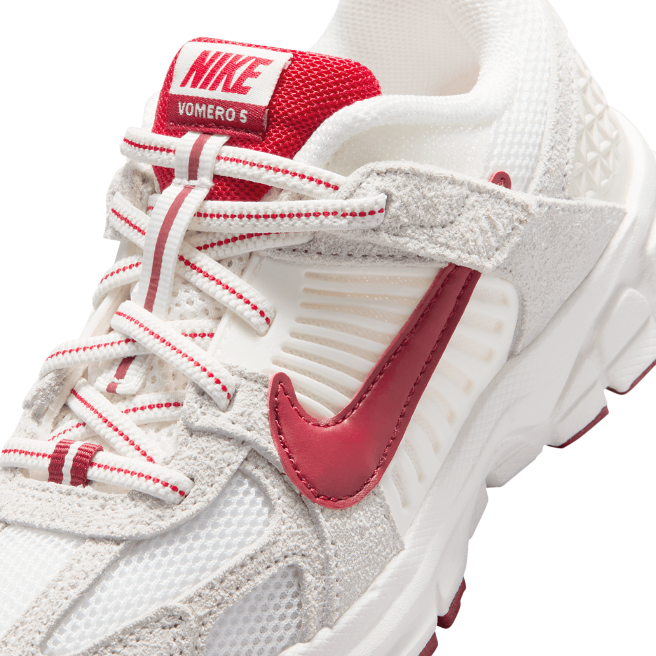 Nike Vomero 5 SE Image 7 of 8. Tap to open photo gallery.