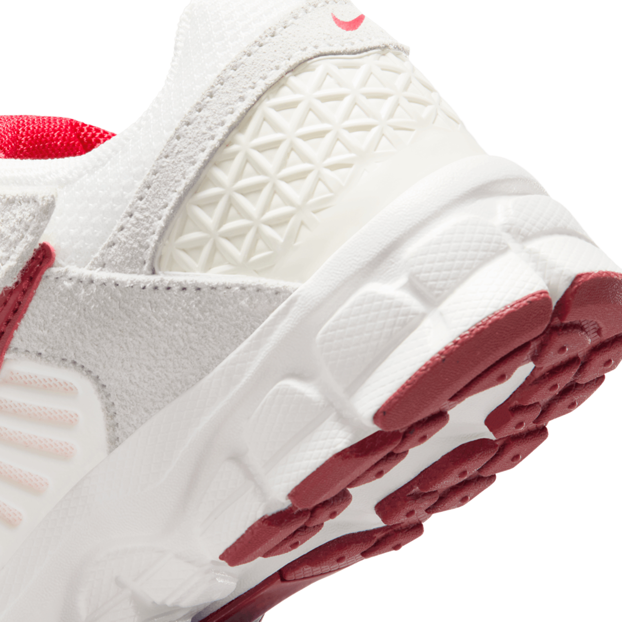 Nike Vomero 5 SE Image 8 of 8. Tap to open photo gallery.