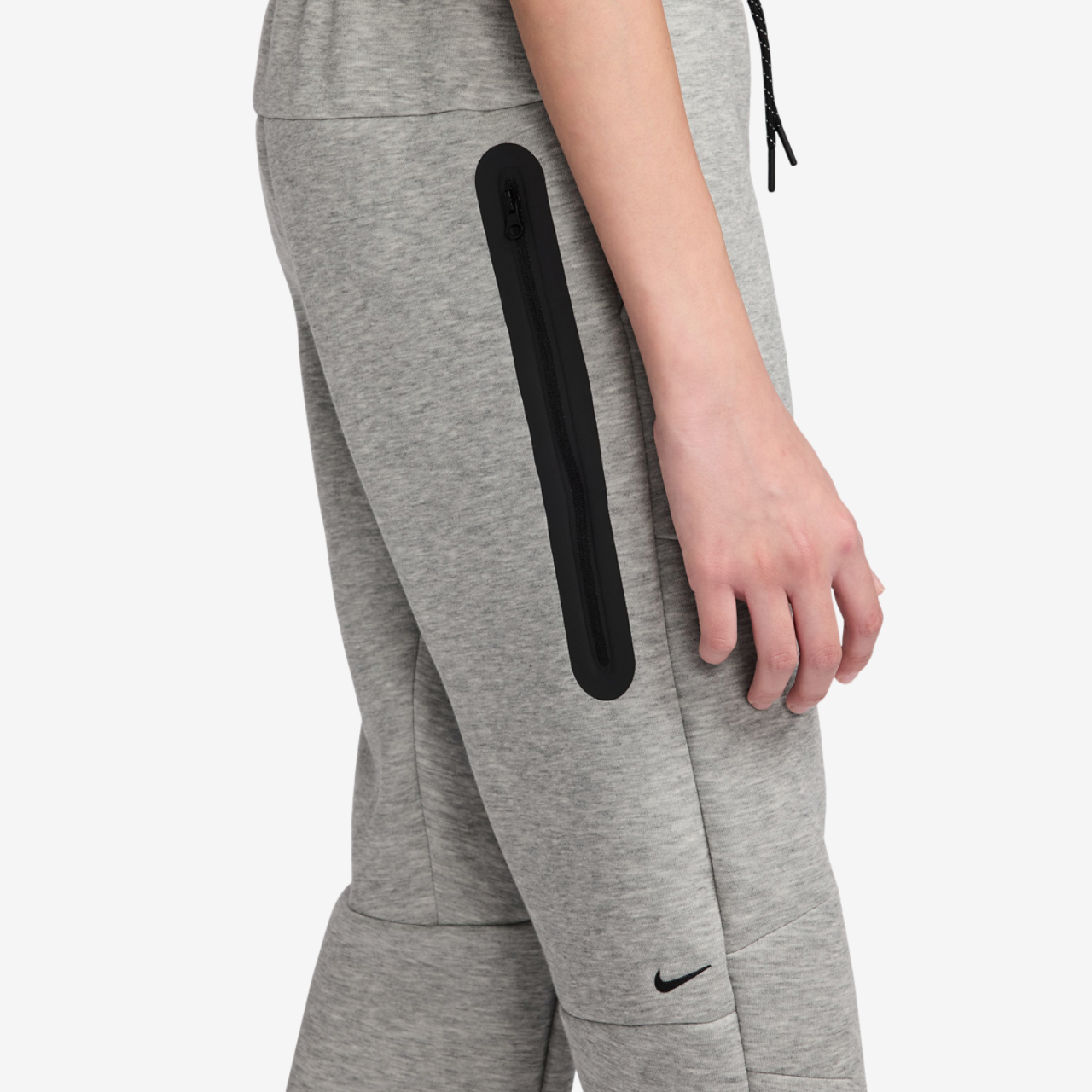 Nike NSW Tech Fleece OH Pants Image 4 of 4. Tap to open photo gallery.