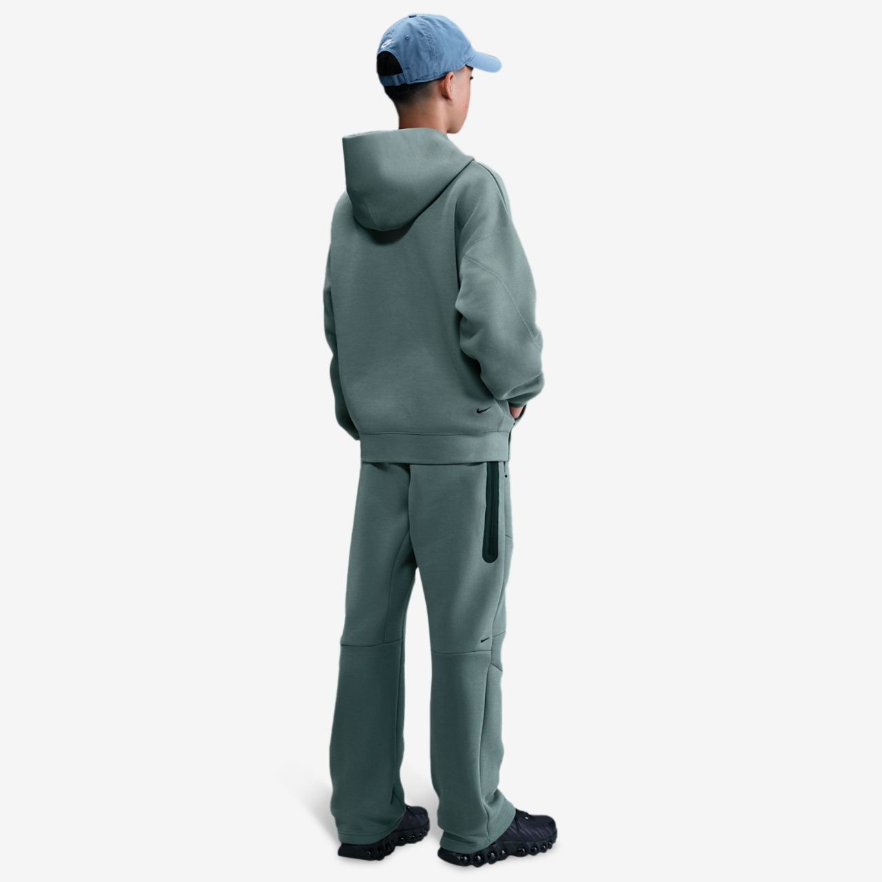 Nike NSW Oh Tech Fleece Pant Image 4 of 4. Tap to open photo gallery.