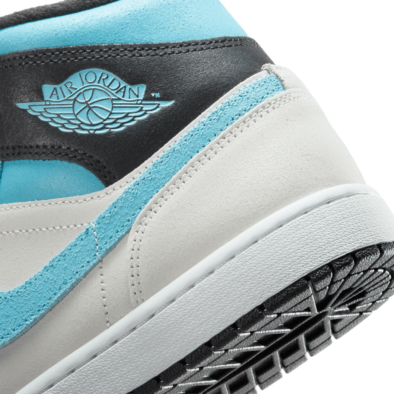 Jordan Air Jordan 1 Mid Se Image 8 of 8. Tap to open photo gallery.