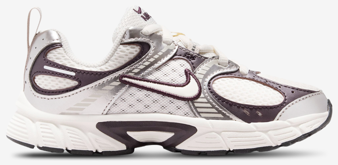 Nike V5 RNR Image 1 of 5. Tap to open photo gallery.