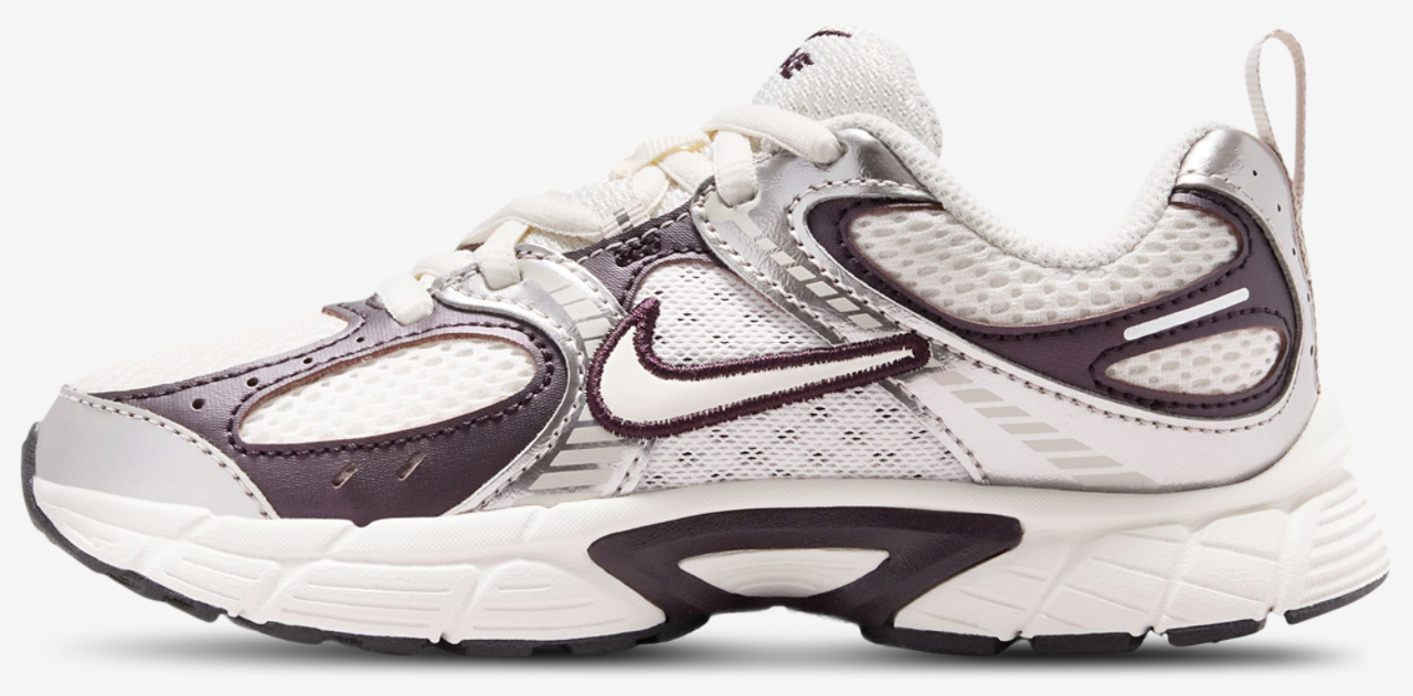 Nike V5 RNR Image 2 of 5. Tap to open photo gallery.