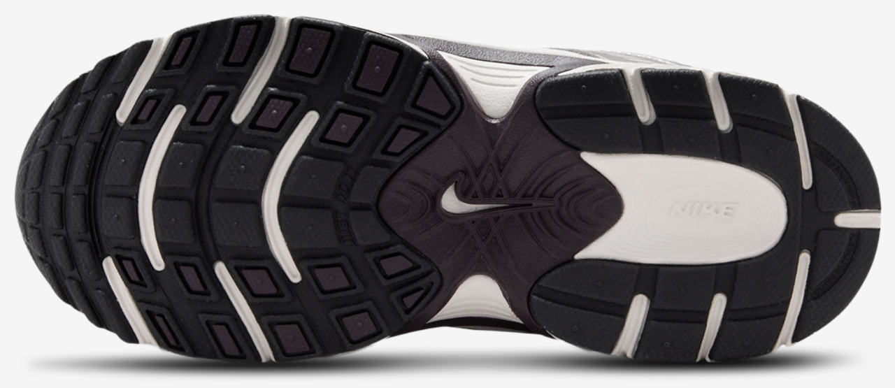 Nike V5 RNR Image 5 of 5. Tap to open photo gallery.
