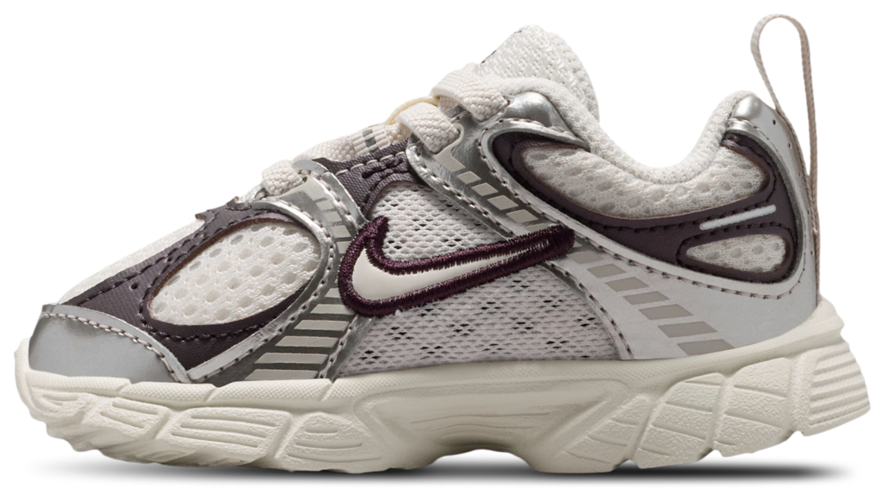 Nike V5 RNR Image 2 of 5. Tap to open photo gallery.