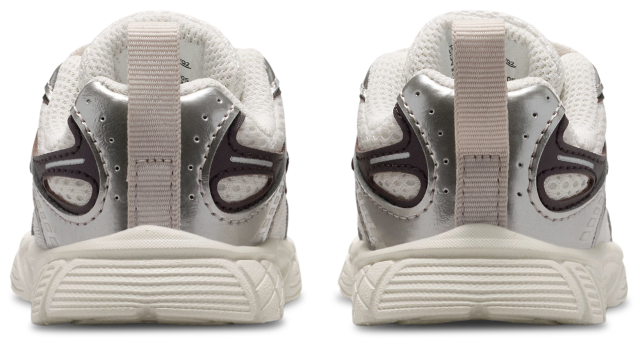 Nike V5 RNR Image 3 of 5. Tap to open photo gallery.