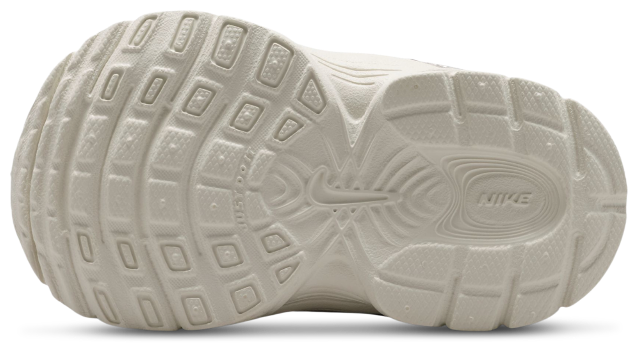 Nike V5 RNR Image 5 of 5. Tap to open photo gallery.
