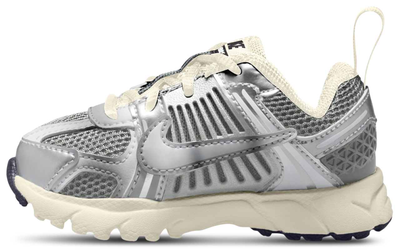 Nike Vomero 5 Lace Image 2 of 4. Tap to open photo gallery.