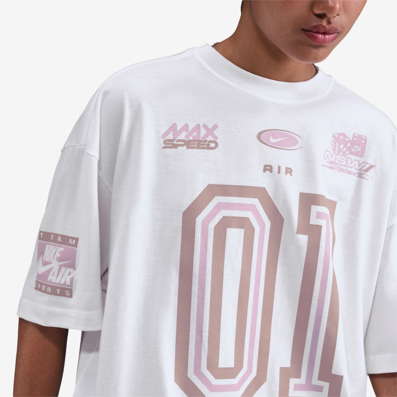 Nike NSW Essential Oversized Short Sleeve T-Shirt Image 3 of 3. Tap to open photo gallery.