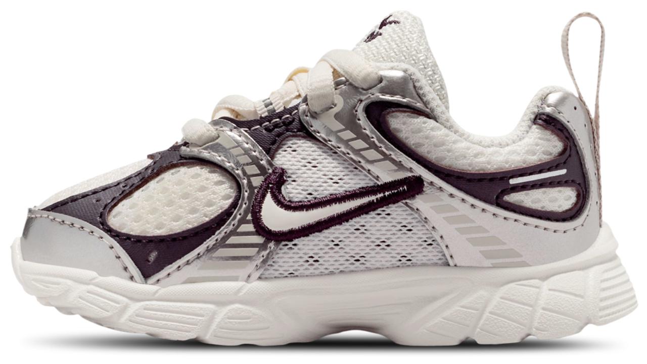 Nike V5 RNR Image 2 of 5. Tap to open photo gallery.