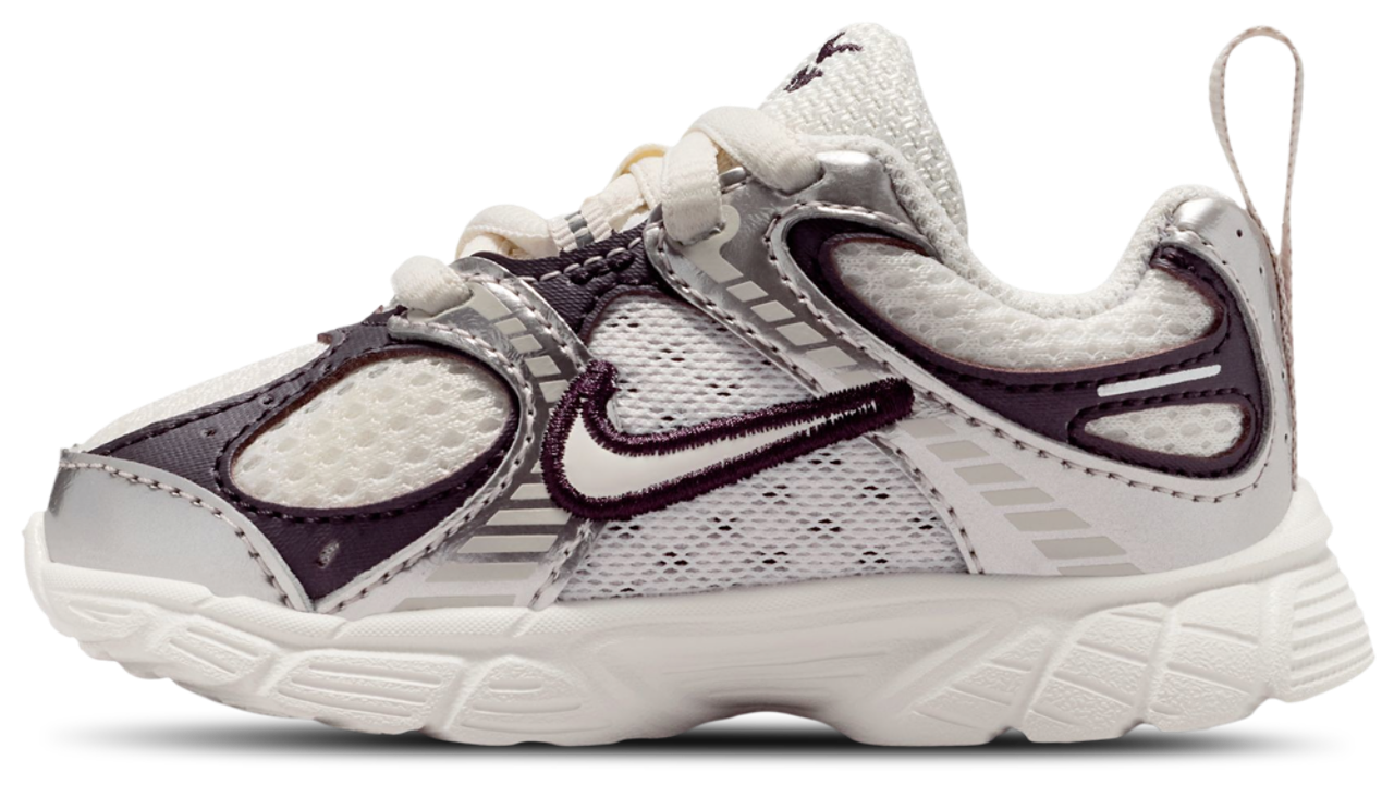 Nike V5 RNR Image 2 of 5. Tap to open photo gallery.