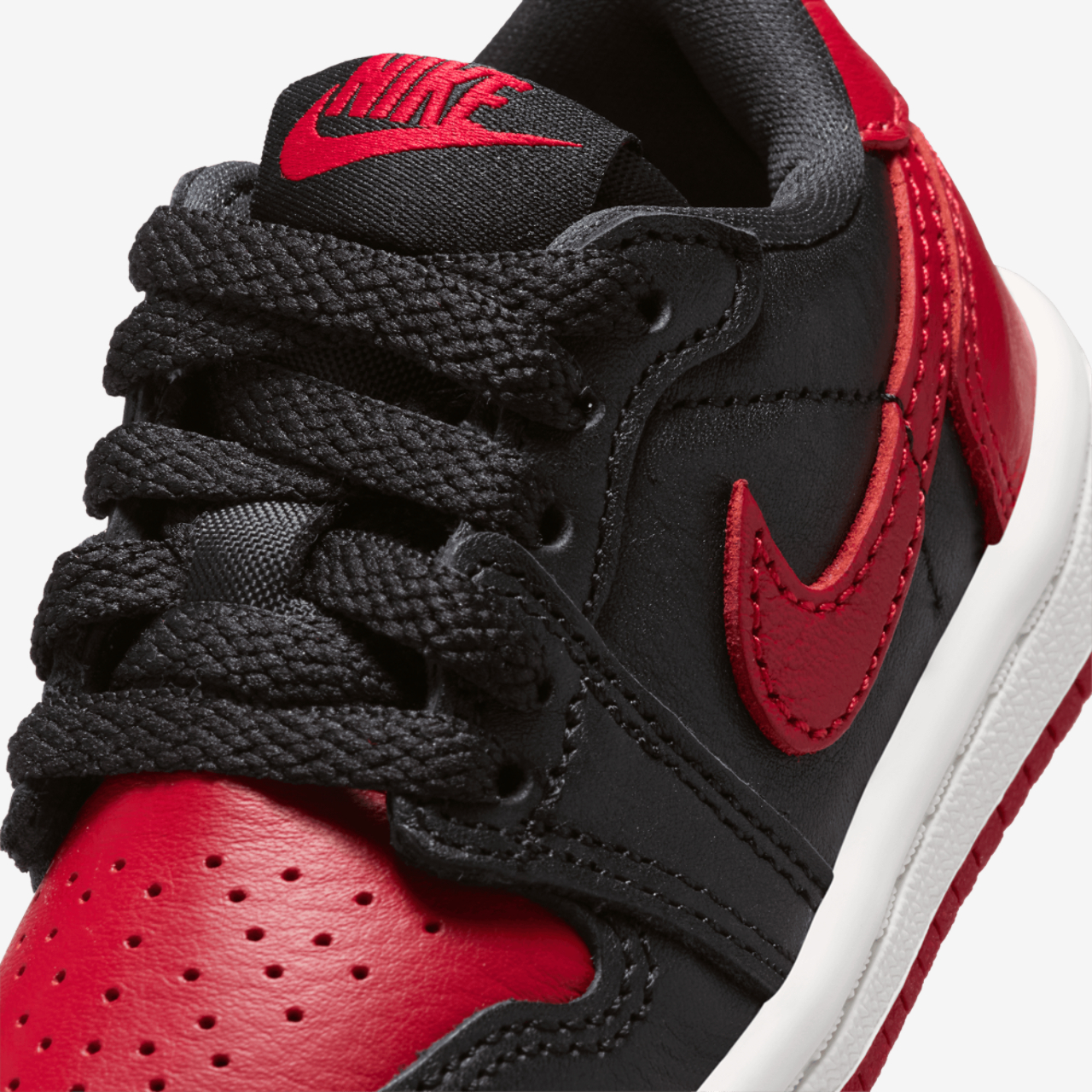 Jordan Retro 1 Low OG Image 7 of 8. Tap to open photo gallery.