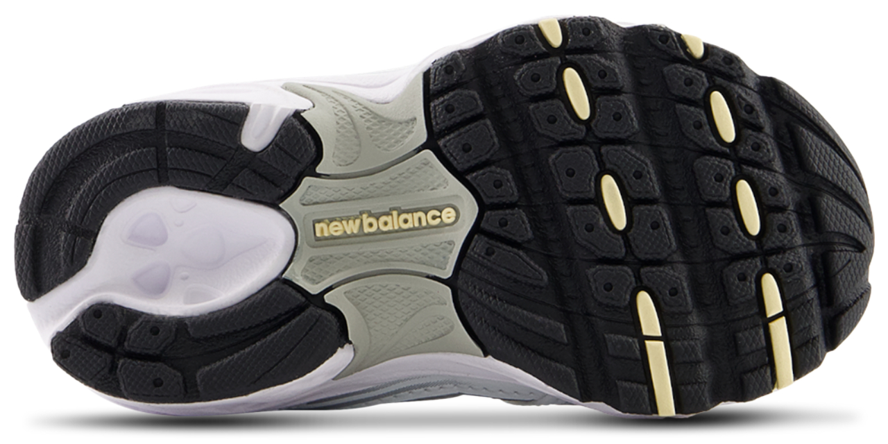 New Balance 530 Image 4 of 4. Tap to open photo gallery.