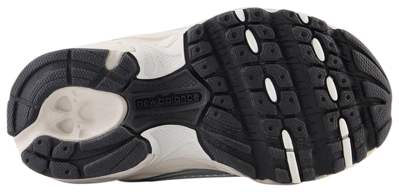 New Balance 530 Image 5 of 5. Tap to open photo gallery.