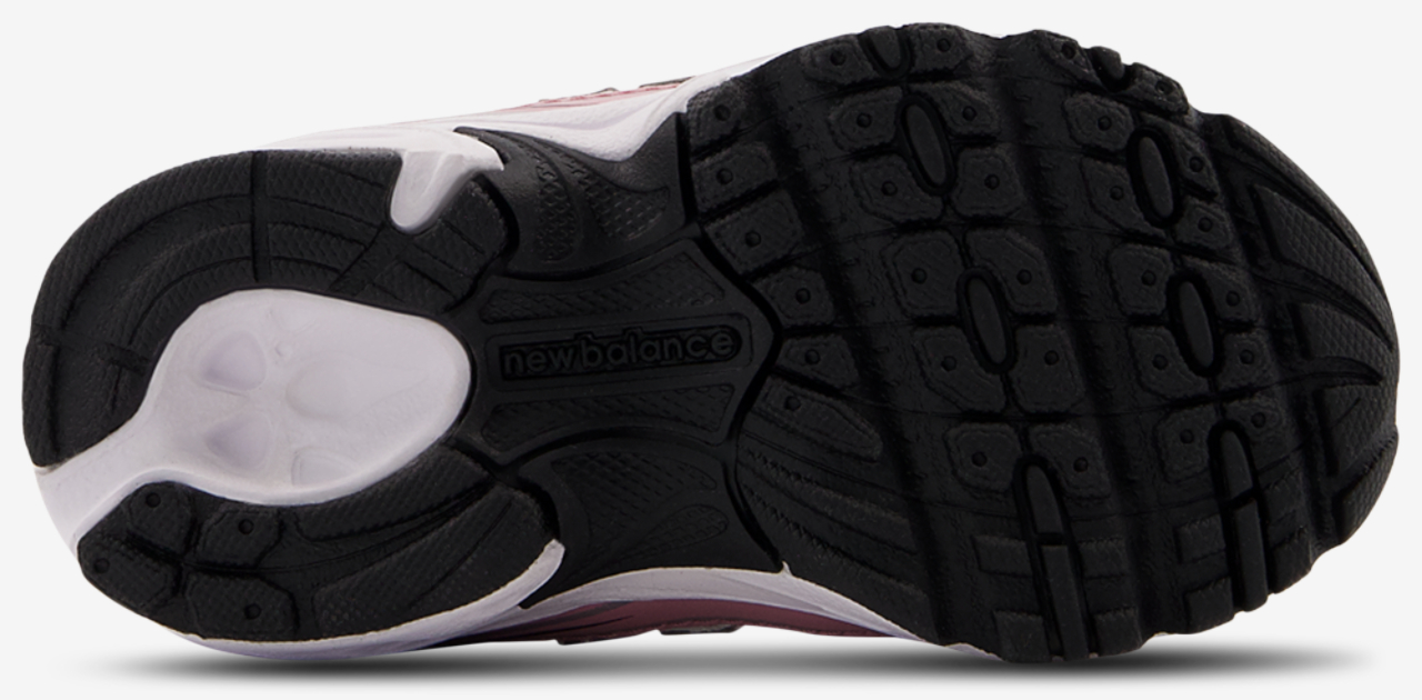 New Balance 740 Image 4 of 4. Tap to open photo gallery.