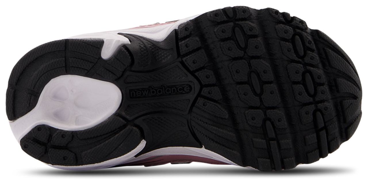 New Balance 740 Image 4 of 4. Tap to open photo gallery.
