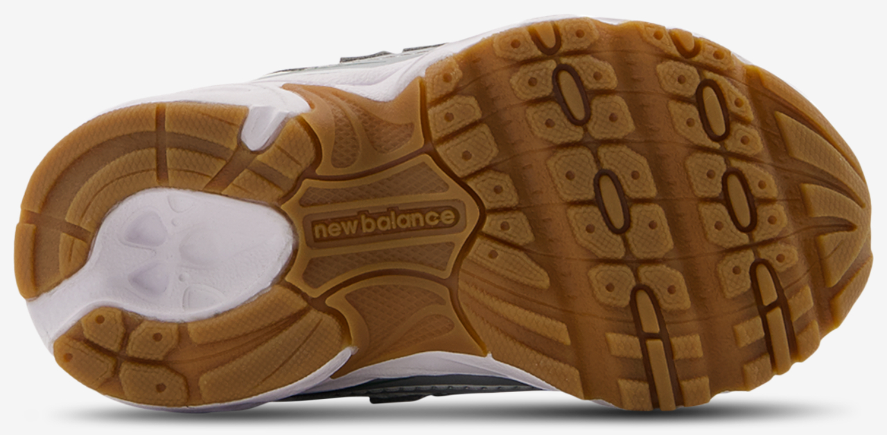 New Balance 740 Image 5 of 5. Tap to open photo gallery.
