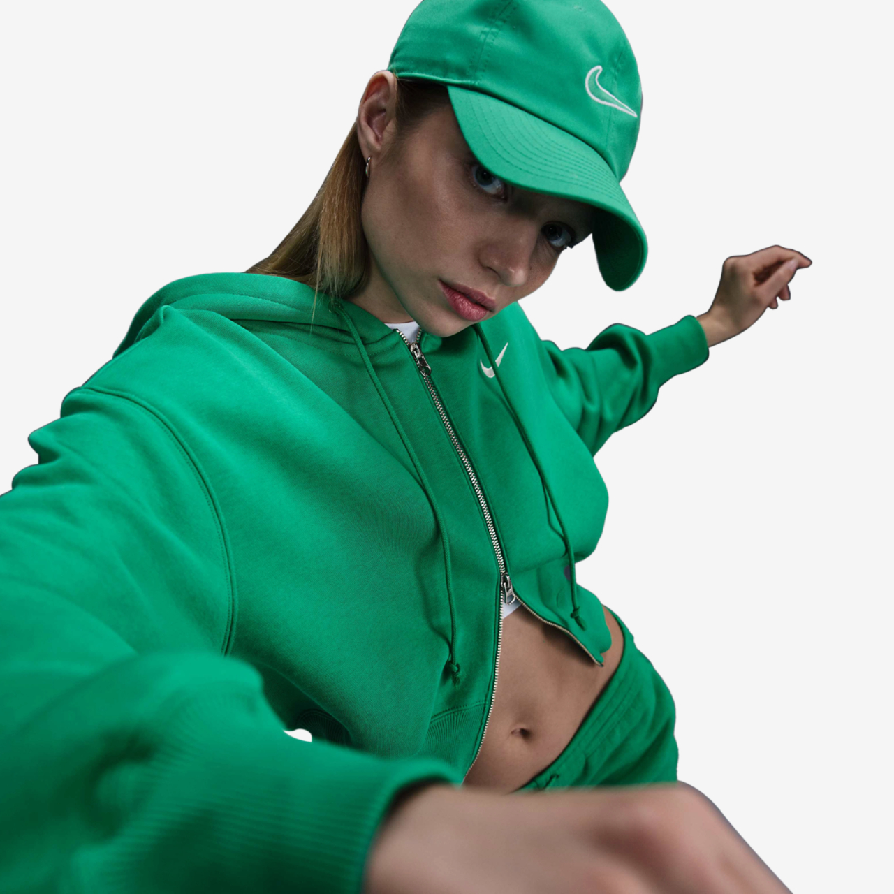 Nike NSW Phoenix Fleece Loose Crop FZ Hoodie Image 4 of 6. Tap to open photo gallery.