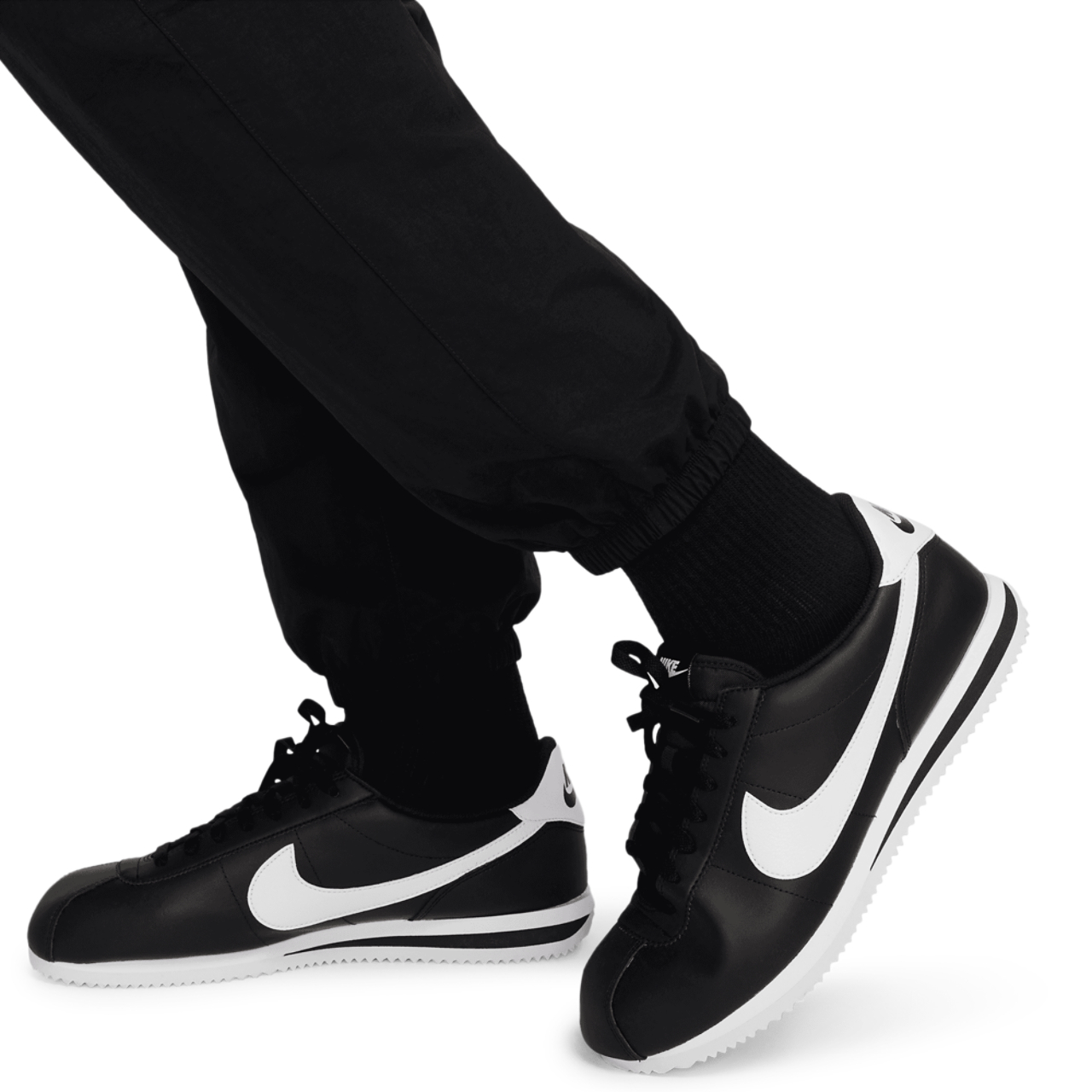 Nike Club Woven Cargo Pants Image 6 of 7. Tap to open photo gallery.