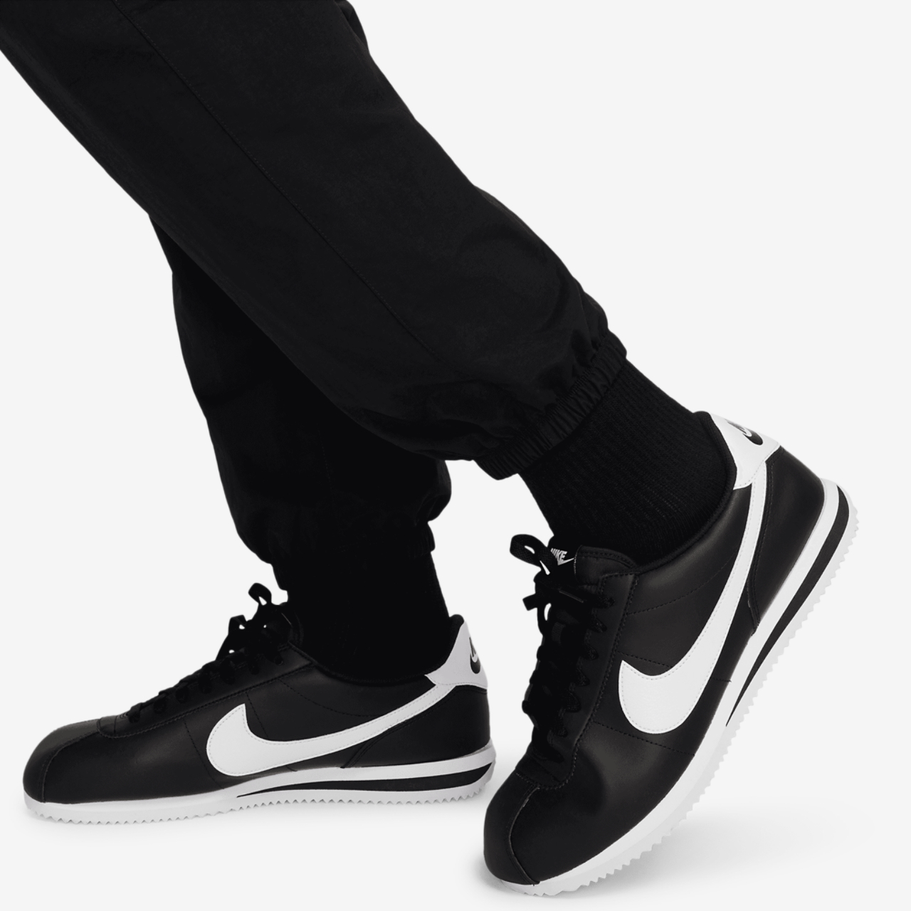 Nike Club Woven Cargo Pants Image 6 of 7. Tap to open photo gallery.