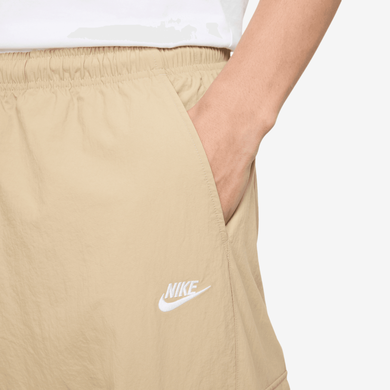 Nike Club Woven Cargo Pants Image 4 of 7. Tap to open photo gallery.
