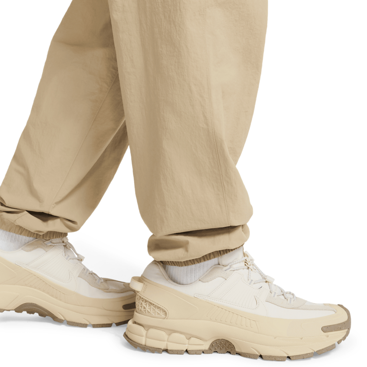 Nike Club Woven Cargo Pants Image 6 of 7. Tap to open photo gallery.