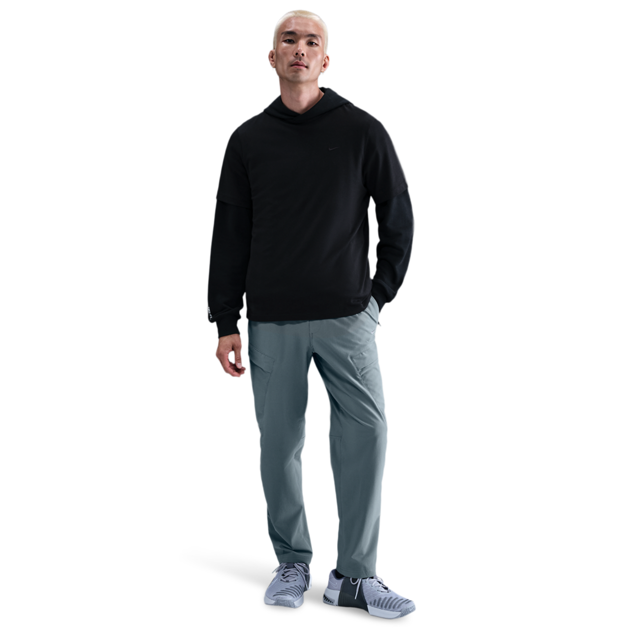 Nike Dri-FIT Unlimited Alt Cargo Pants Image 3 of 5. Tap to open photo gallery.