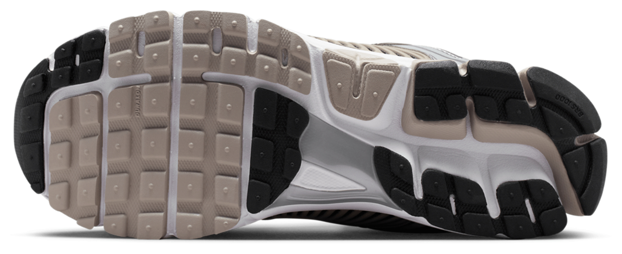 Nike Vomero 5 Image 5 of 5. Tap to open photo gallery.