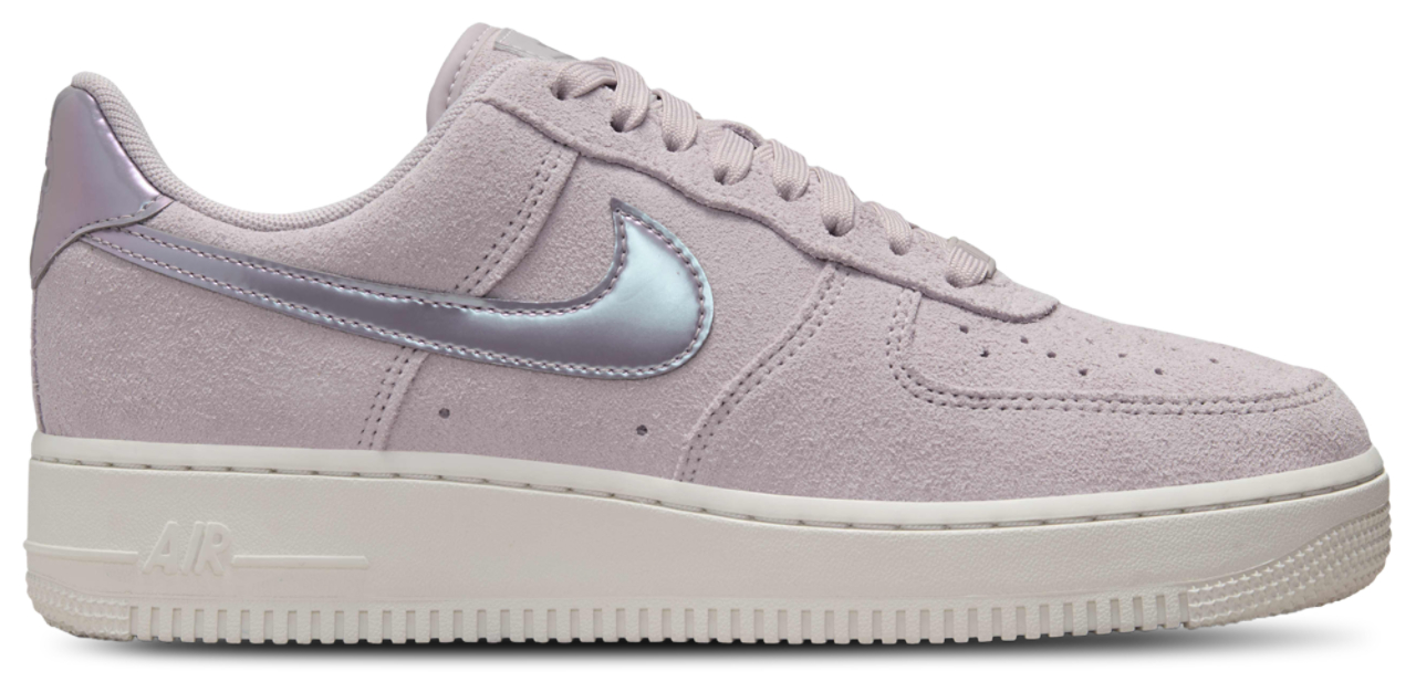 Nike Air Force 1 '07 LE Low Image 1 of 8. Tap to open photo gallery.