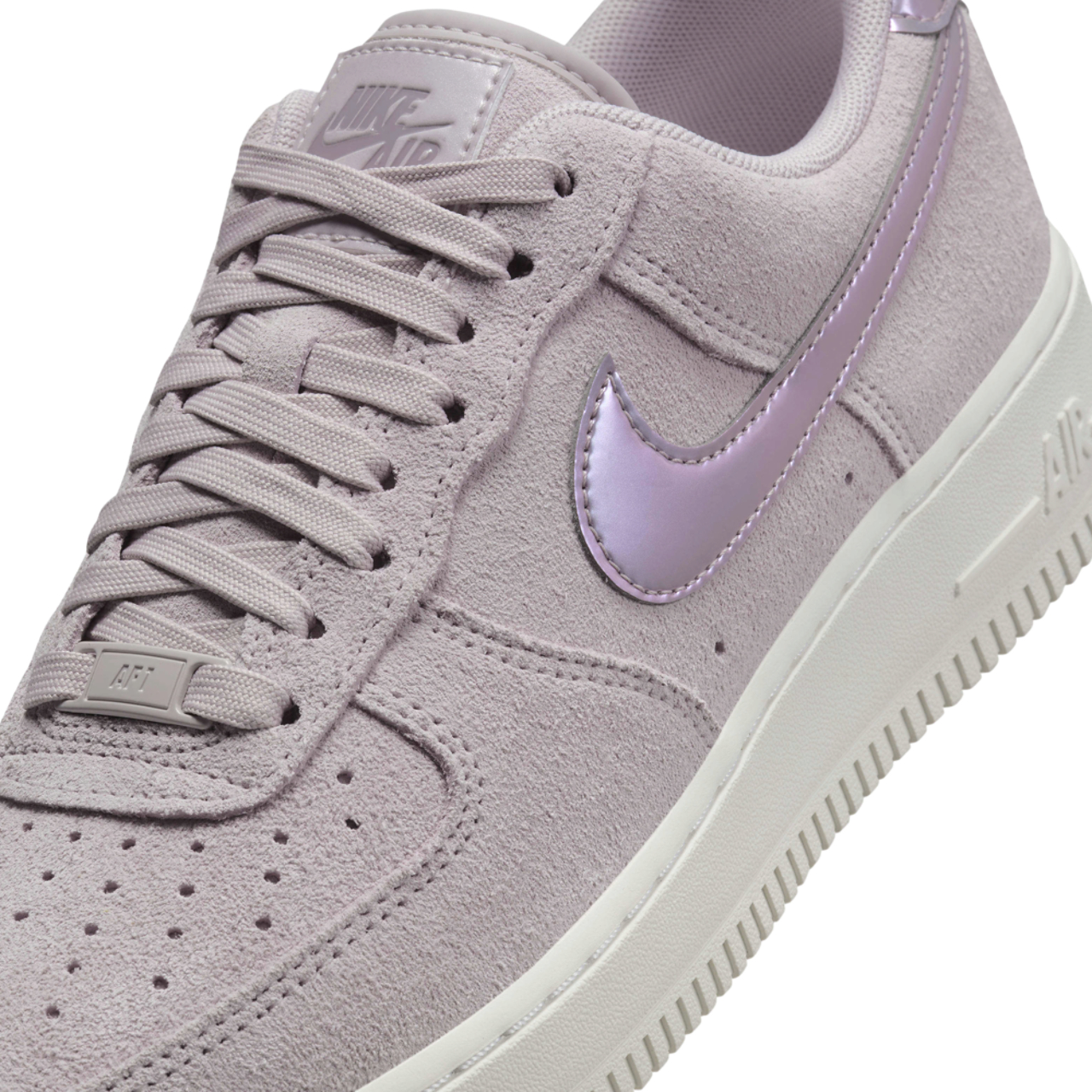Nike Air Force 1 '07 LE Low Image 7 of 8. Tap to open photo gallery.