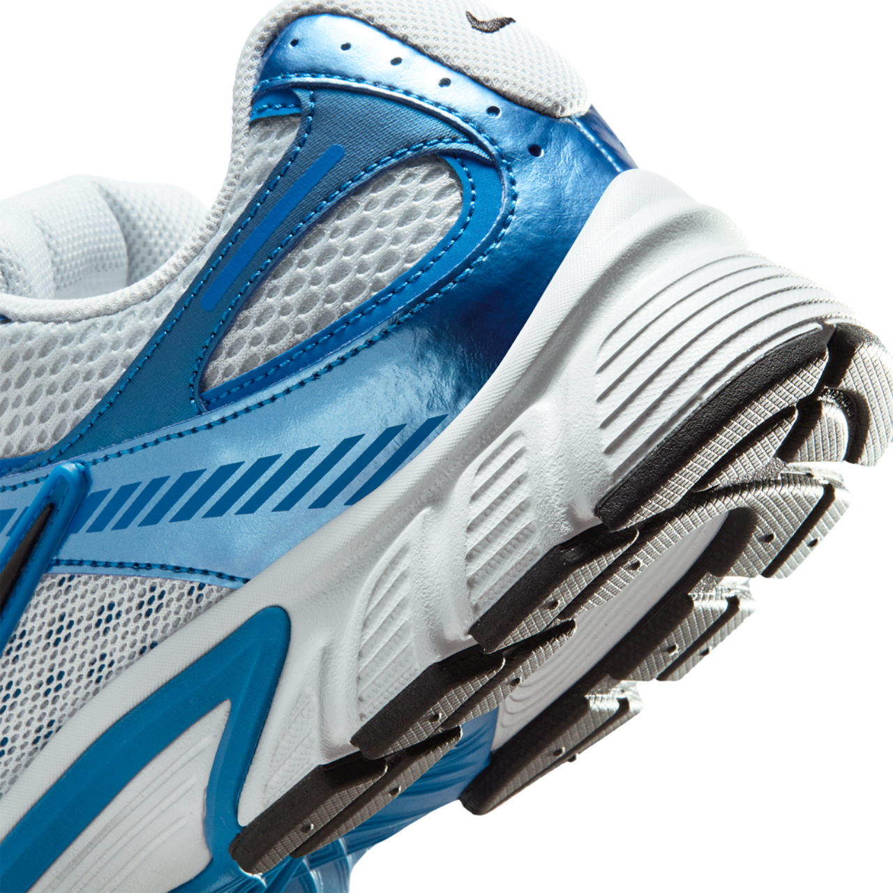 Nike V5 RNR Image 8 of 8. Tap to open photo gallery.