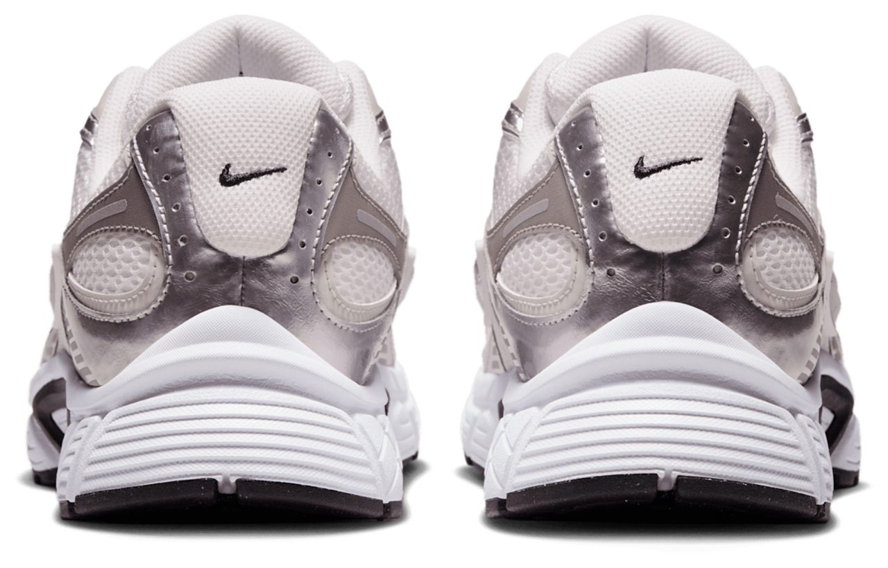 Nike V5 RNR Image 3 of 5. Tap to open photo gallery.
