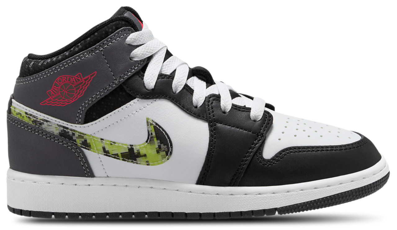 Jordan Air Jordan 1 Mid SE Image 1 of 4. Tap to open photo gallery.
