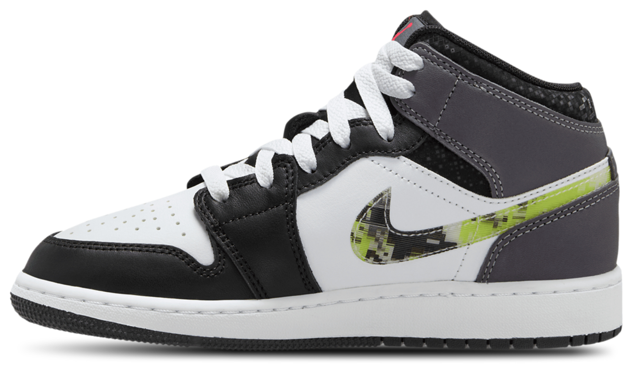 Jordan Air Jordan 1 Mid SE Image 2 of 4. Tap to open photo gallery.