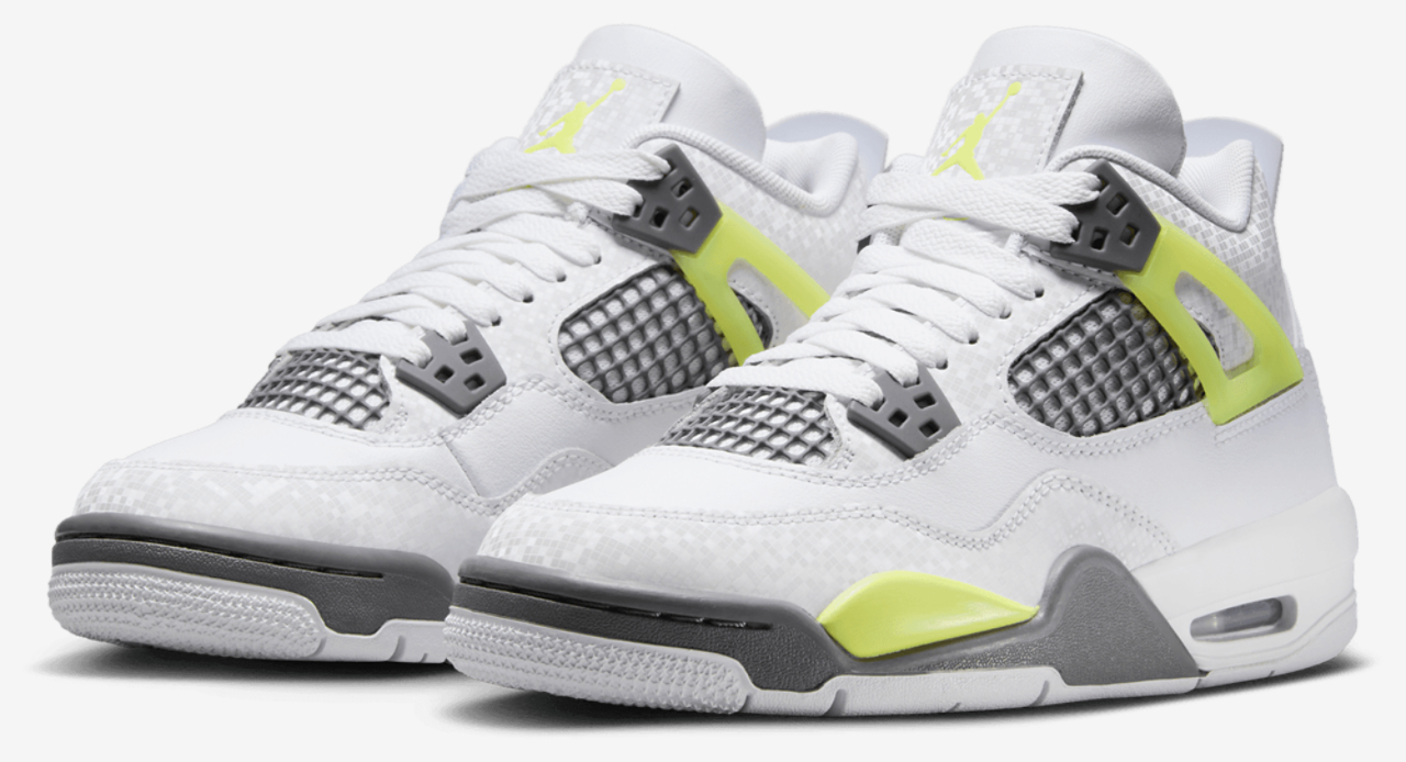 Jordan Air Jordan 4 Retro Image 6 of 9. Tap to open photo gallery.