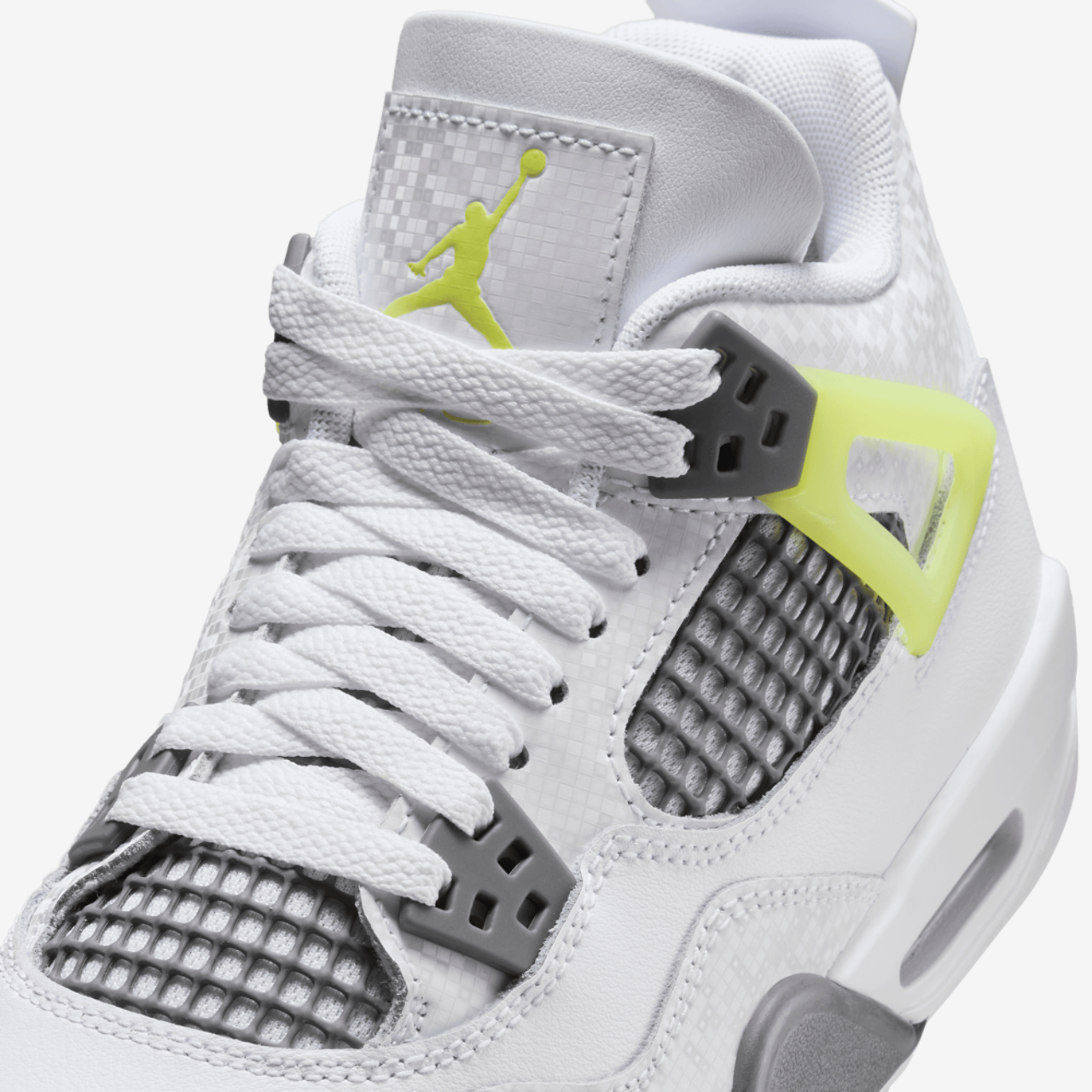 Jordan Air Jordan 4 Retro Image 7 of 9. Tap to open photo gallery.