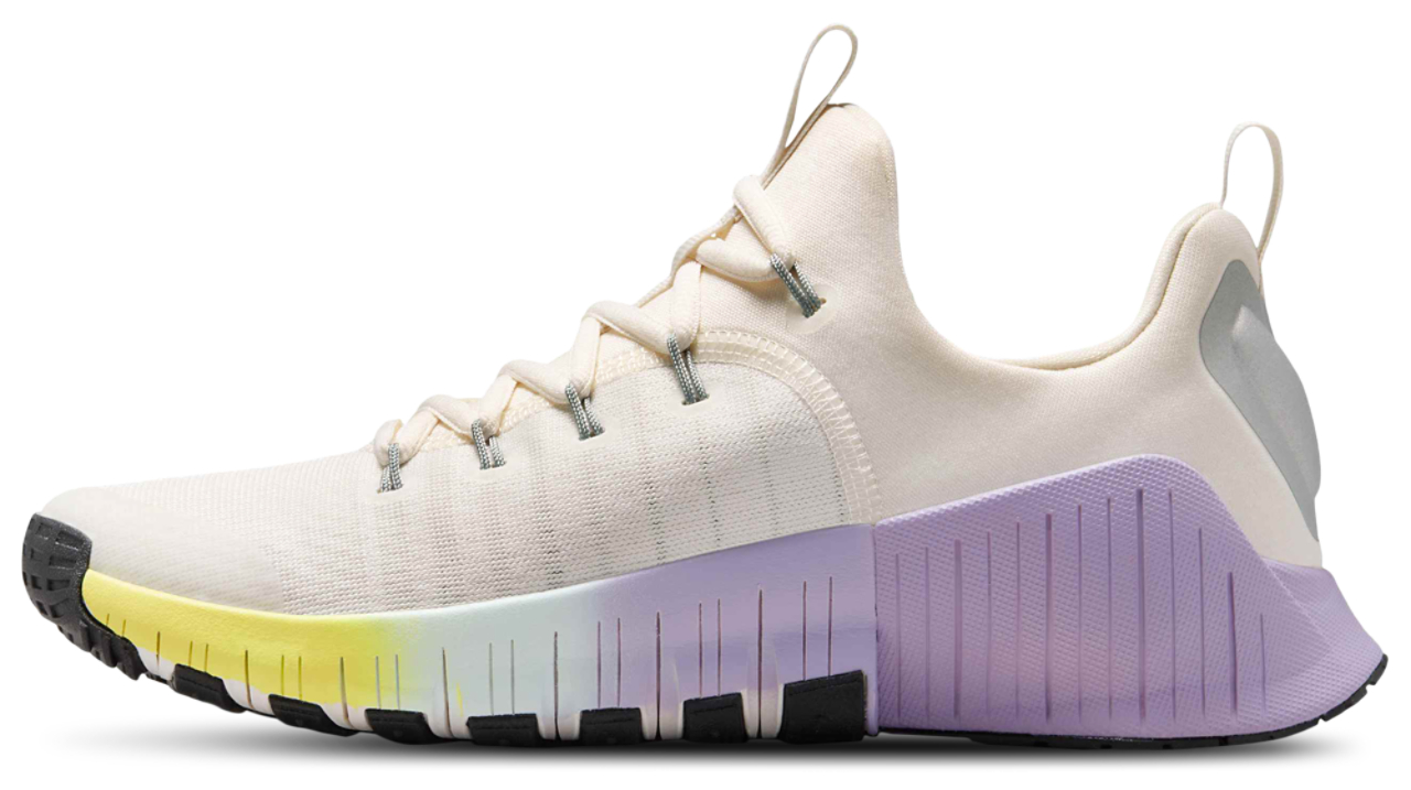 Nike Free Metcon 6 SE Image 2 of 5. Tap to open photo gallery.