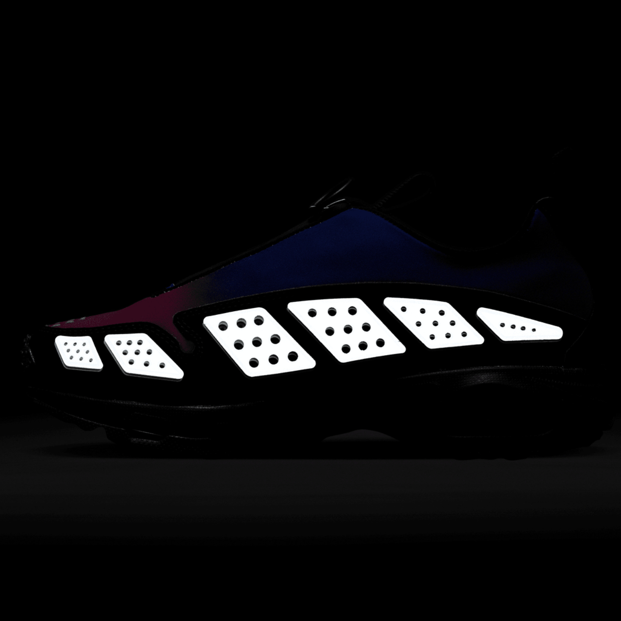 Nike Air Max Sunder Fade Image 9 of 9. Tap to open photo gallery.