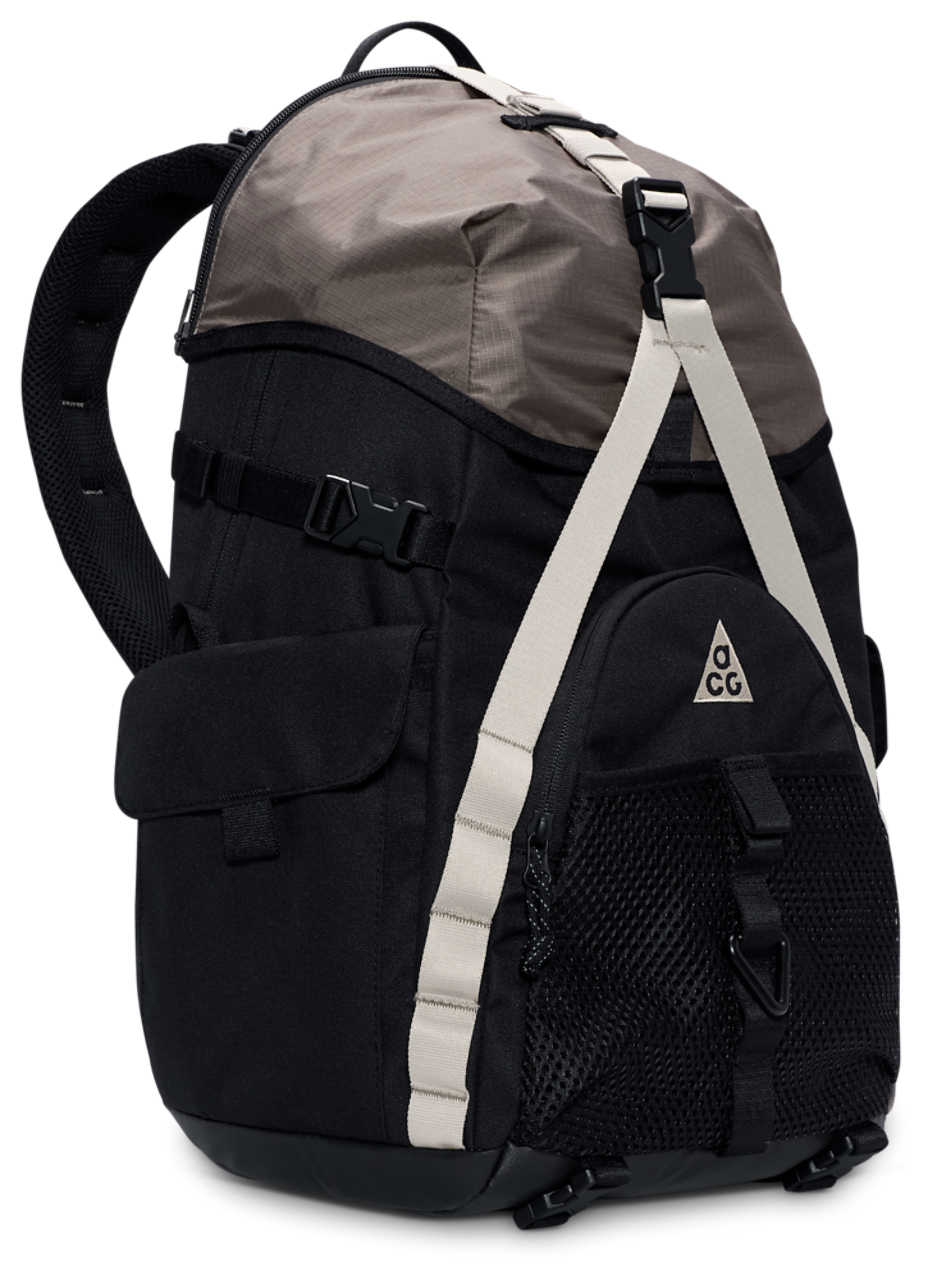 Nike ACG Daymax Backpack Image 3 of 8. Tap to open photo gallery.