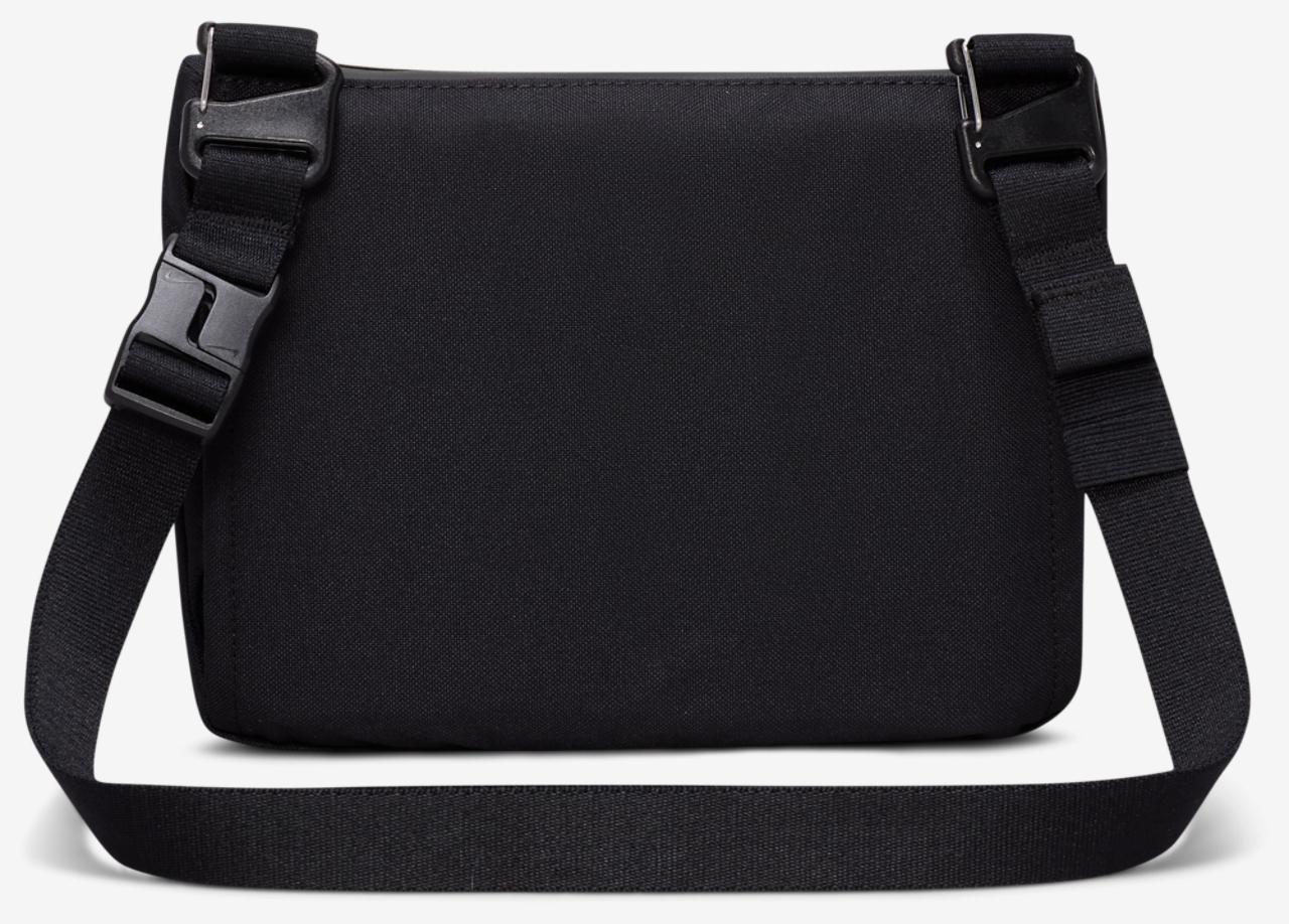 Nike ACG Daymax Crossbody Image 2 of 8. Tap to open photo gallery.