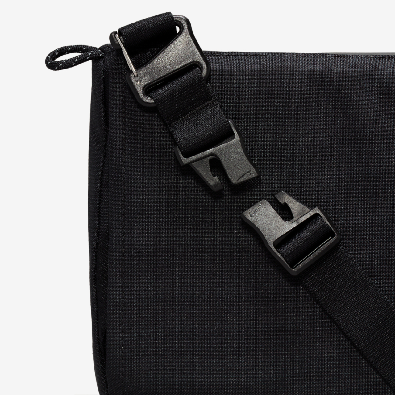 Nike ACG Daymax Crossbody Image 8 of 8. Tap to open photo gallery.