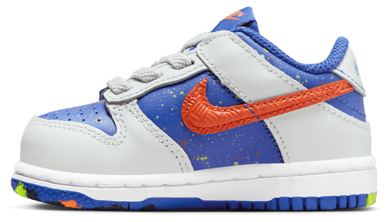 Nike Dunk Low Image 2 of 5. Tap to open photo gallery.
