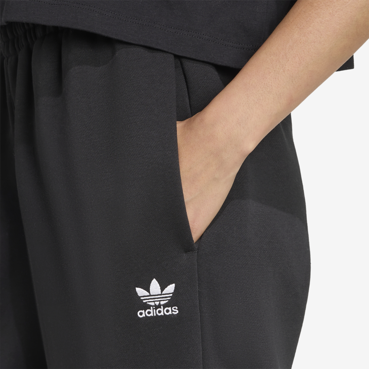 adidas Originals Essentials Fleece Wide Leg Pants Image 5 of 7. Tap to open photo gallery.