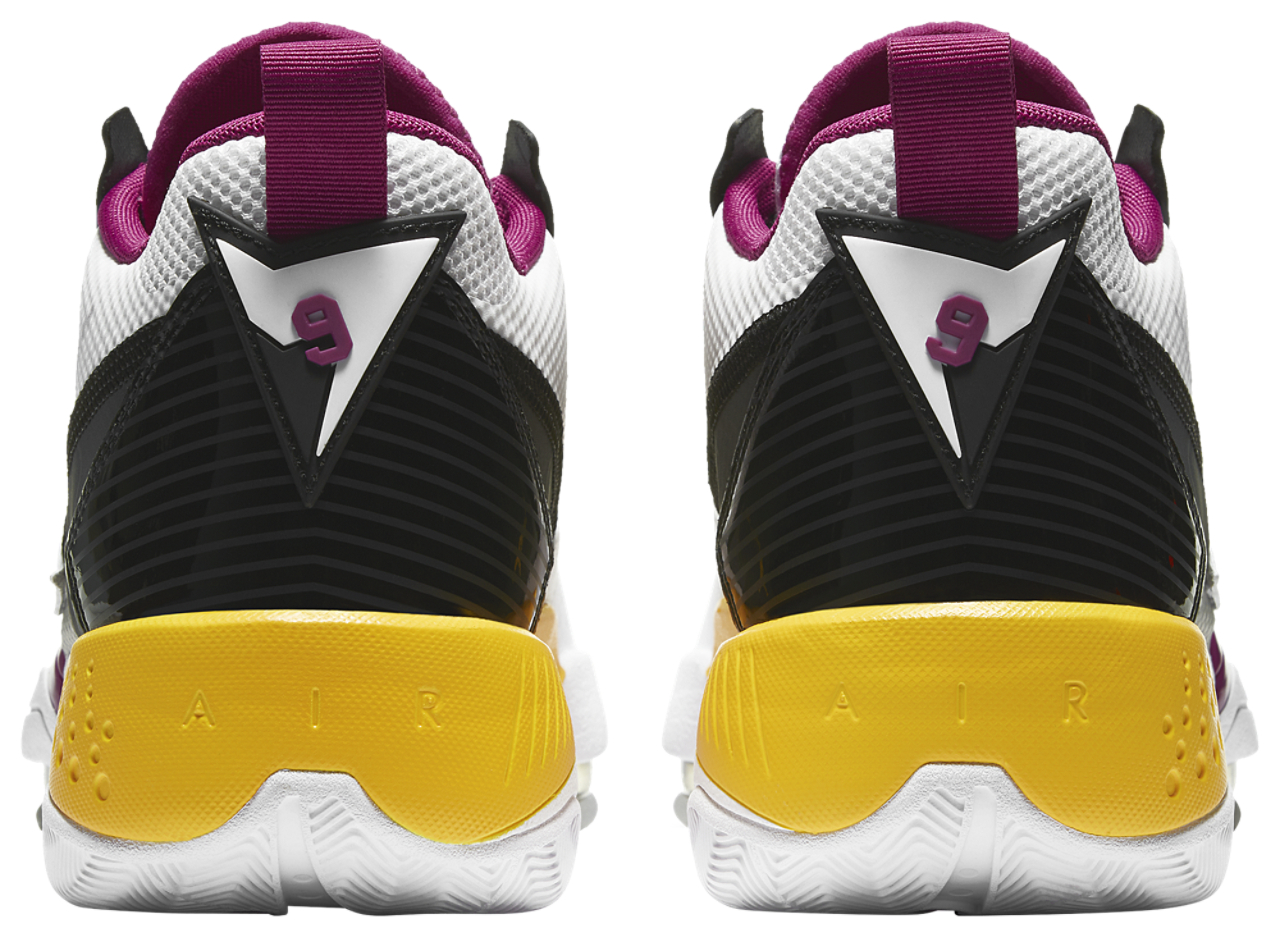 Nike AJ Zoom '92 Image 3 of 5. Tap to open photo gallery.